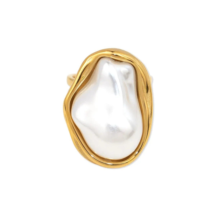 Barocca Gold Pearl Ring, close-up detail