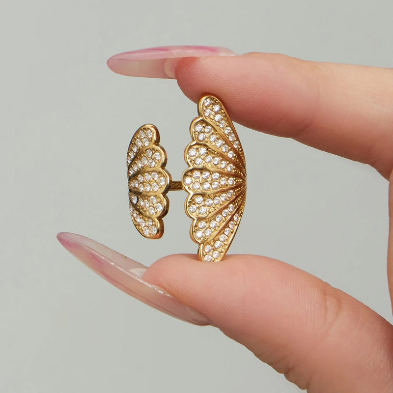 Coquille Pavé Ring, statement ring, detail