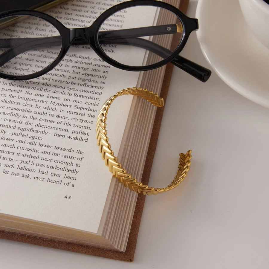 Épi Wheat Gold Cuff Bracelet, flat lay