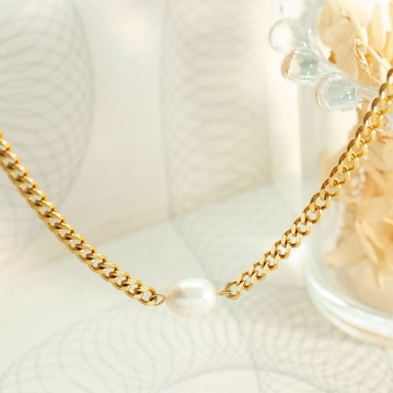 Gemma Pearl Necklace, chain necklace, detail