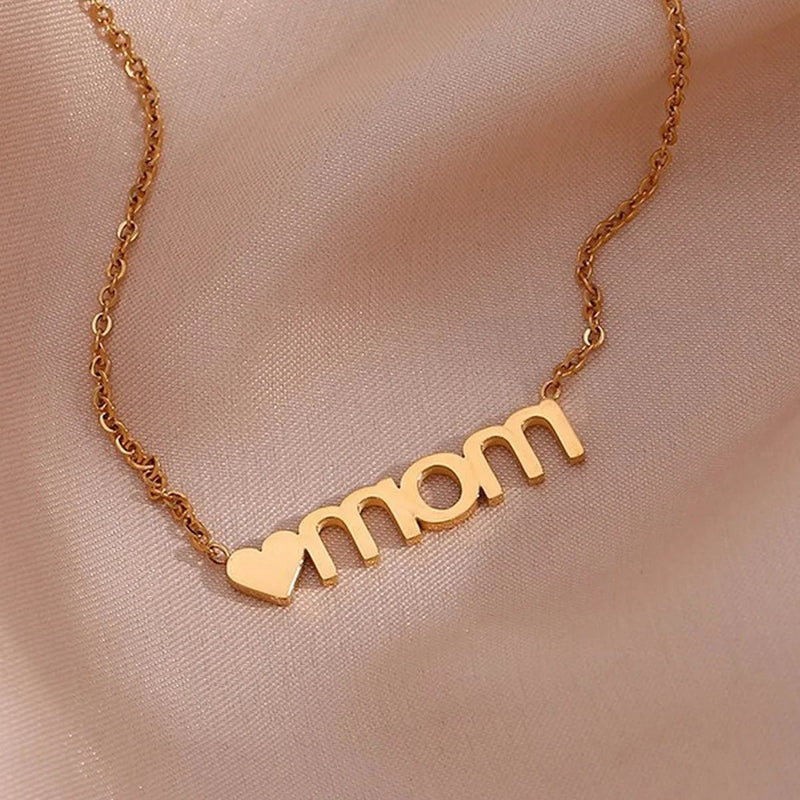 Mom Heart Necklace, heart necklace, detail