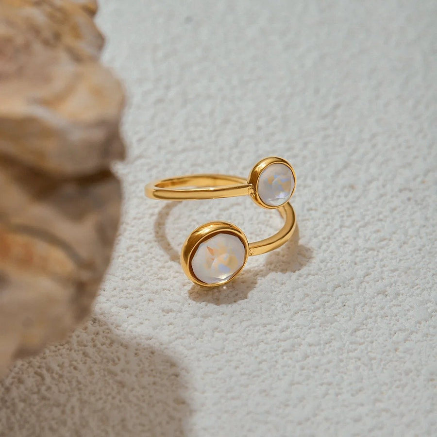 Perla Gold Pearl Toi et Moi Ring, flat lay