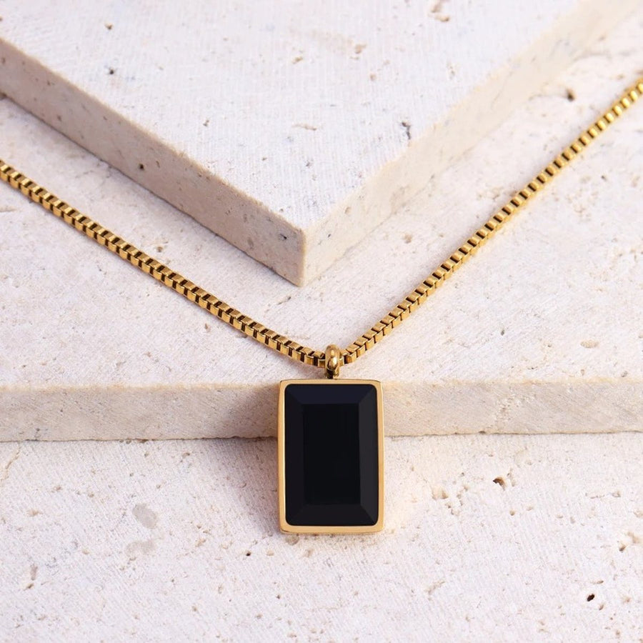 Ébène Square Gold Pendant Necklace, close-up detail