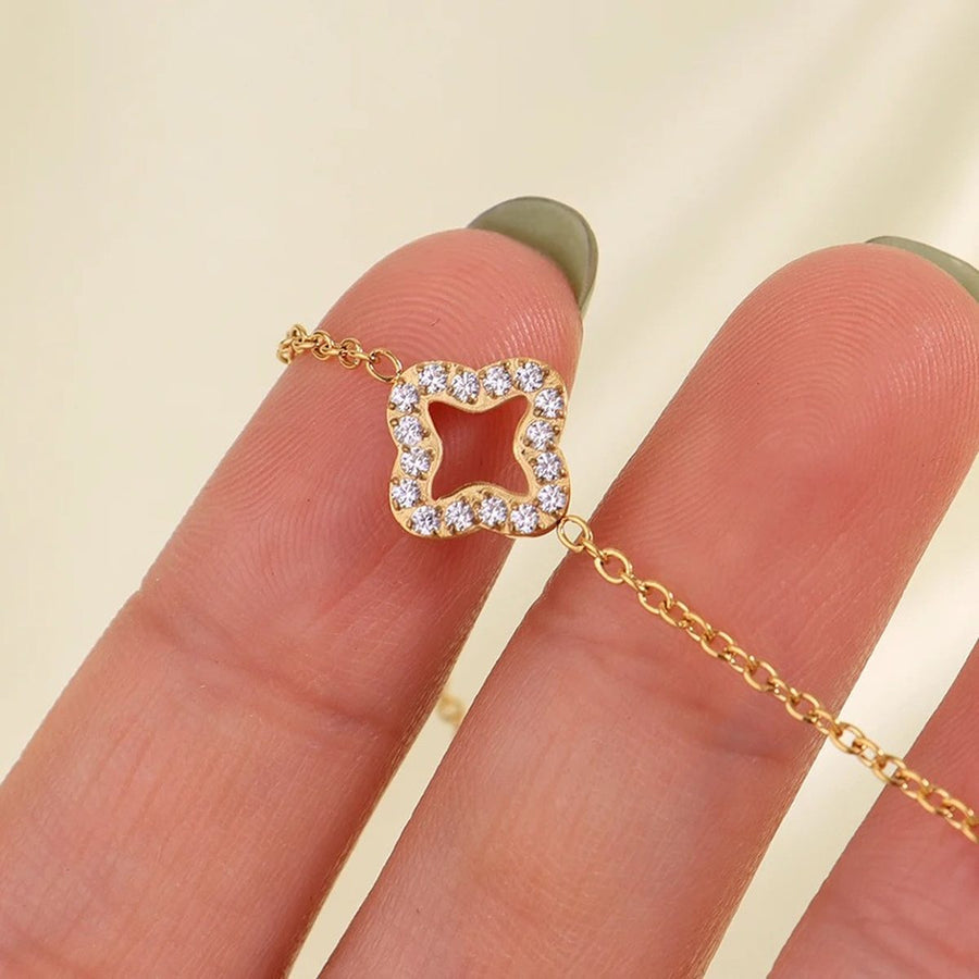 Lucca Gold Four-Leaf Clover Necklace, close-up detail