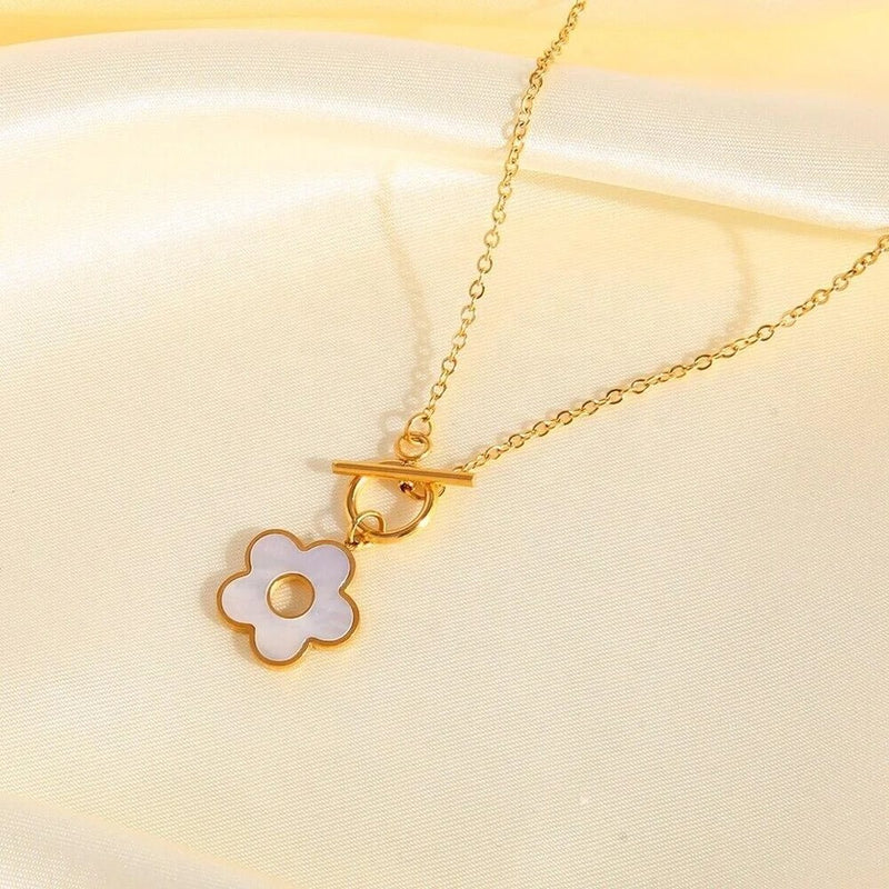 Marguerite Toggle Necklace, chain necklace, detail