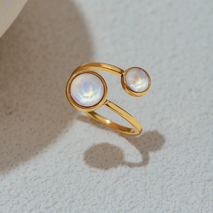 Perla Gold Pearl Toi et Moi Ring, flat lay